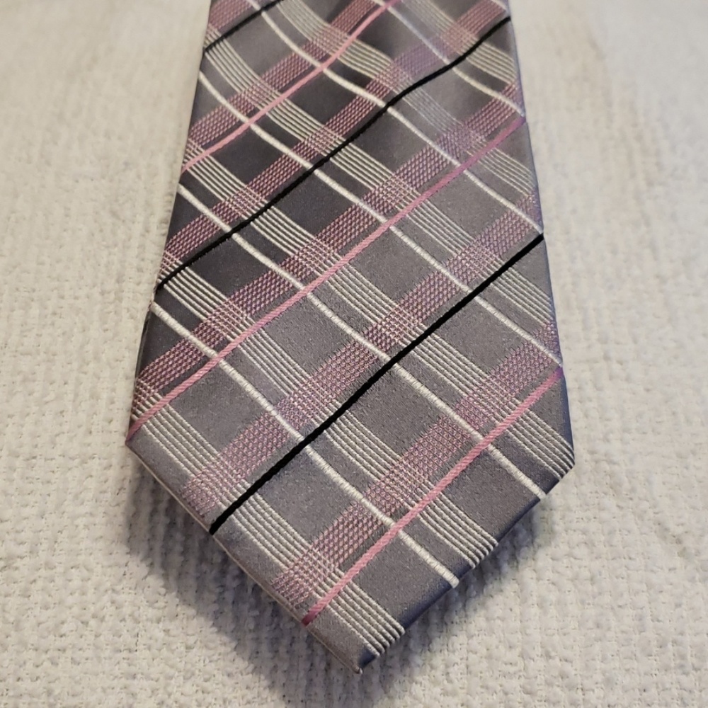 Neck tie